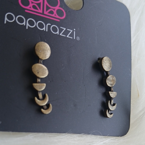 Paparazzi Chic Brass Earrings - Picture 2 of 6